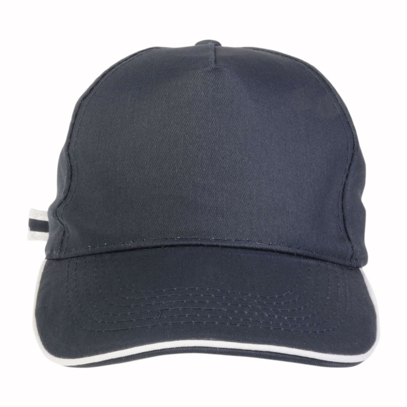 Gorra de algodón con cierre hebilla.
