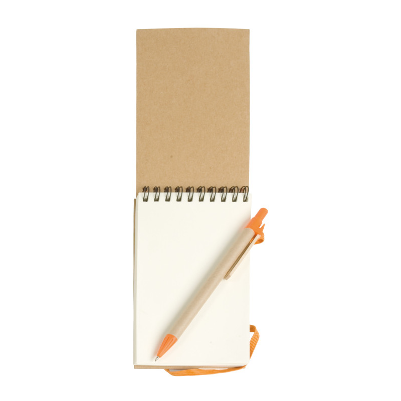Bloc de notas con tapas de cartón reciclado.