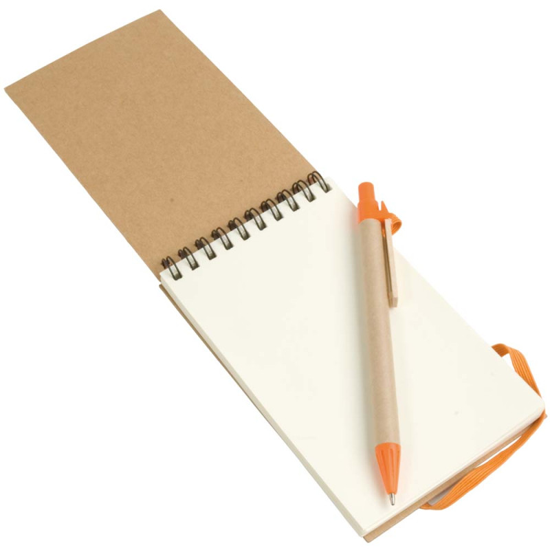 Bloc de notas con tapas de cartón reciclado.