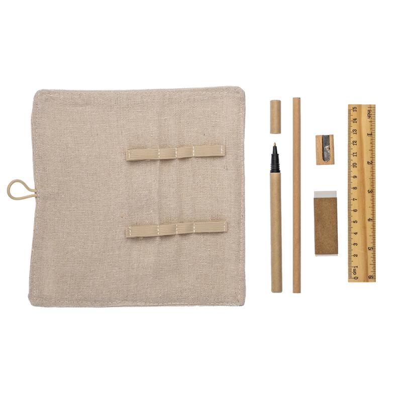 Estuche enrollable de algodón. Cierre con botón y elástico