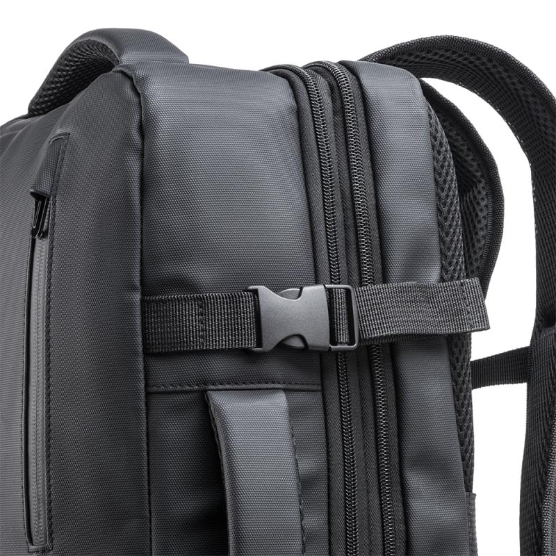 Mochila de viaje con compartimento para portátil (15") en poliéster 600D