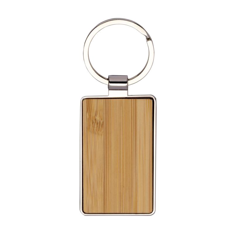 Llavero rectangular de metal con detalle frontal de bambú