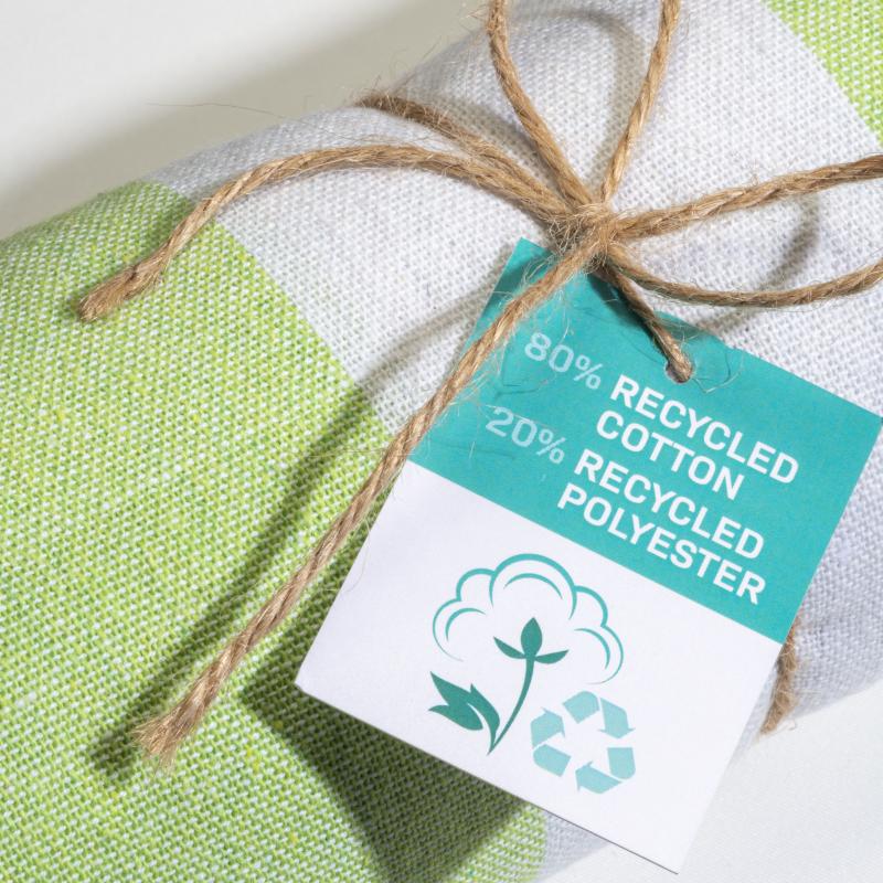 Toalla de playa/pareo de algodón reciclado de 180 g/m&sup2; con flecos, medida 90x170 cm