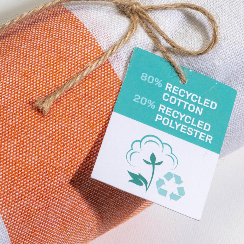 Toalla de playa/pareo de algodón reciclado de 180 g/m&sup2; con flecos, medida 90x170 cm