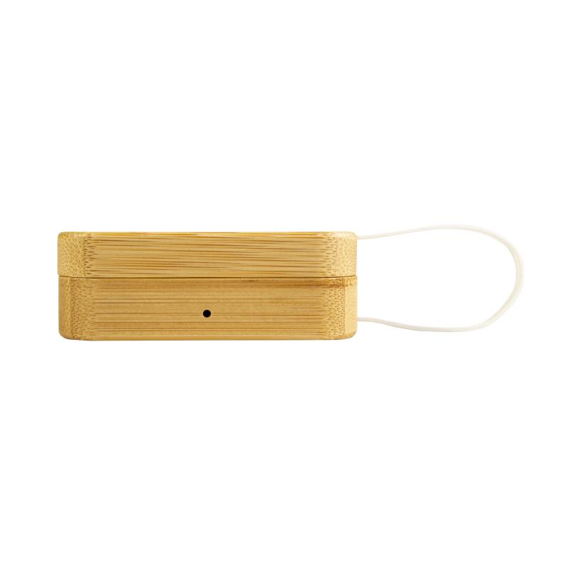 Auriculares Bluetooth con caja de carga de bambú y cable de carga micro USB incluidos.