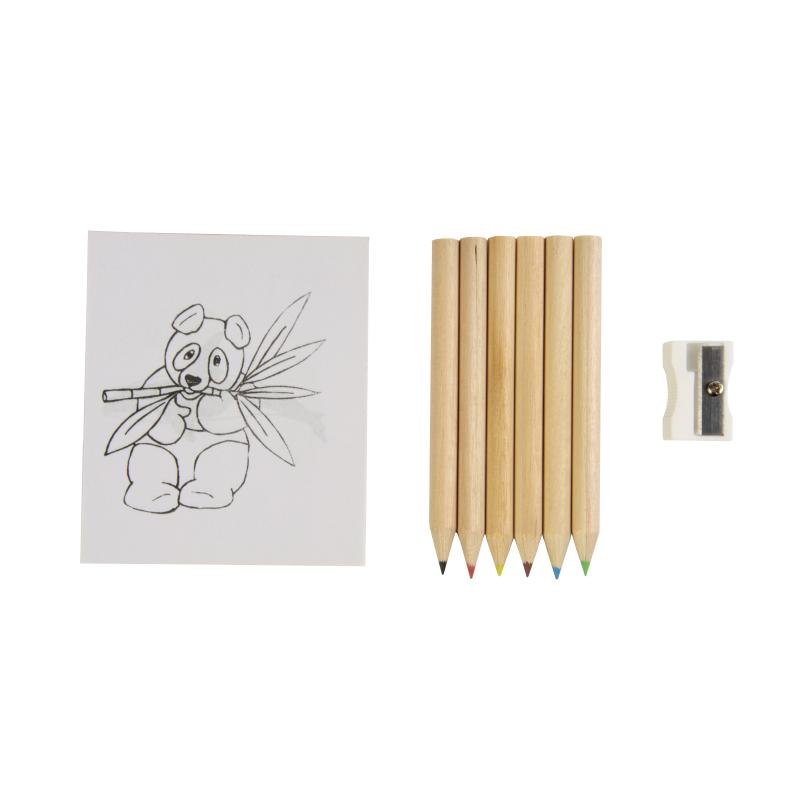 Set compuesto por 6 lápices de madera de colores, sacapuntas de plástico y cuaderno