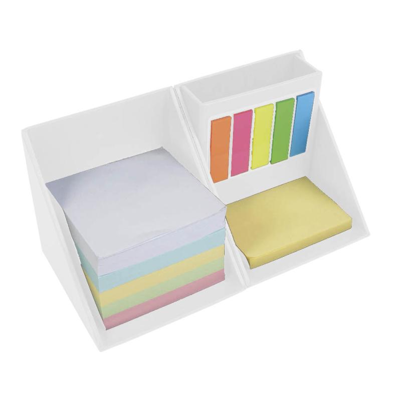 Lleva post-its de colores y un portalápices de cartón en forma de cubo