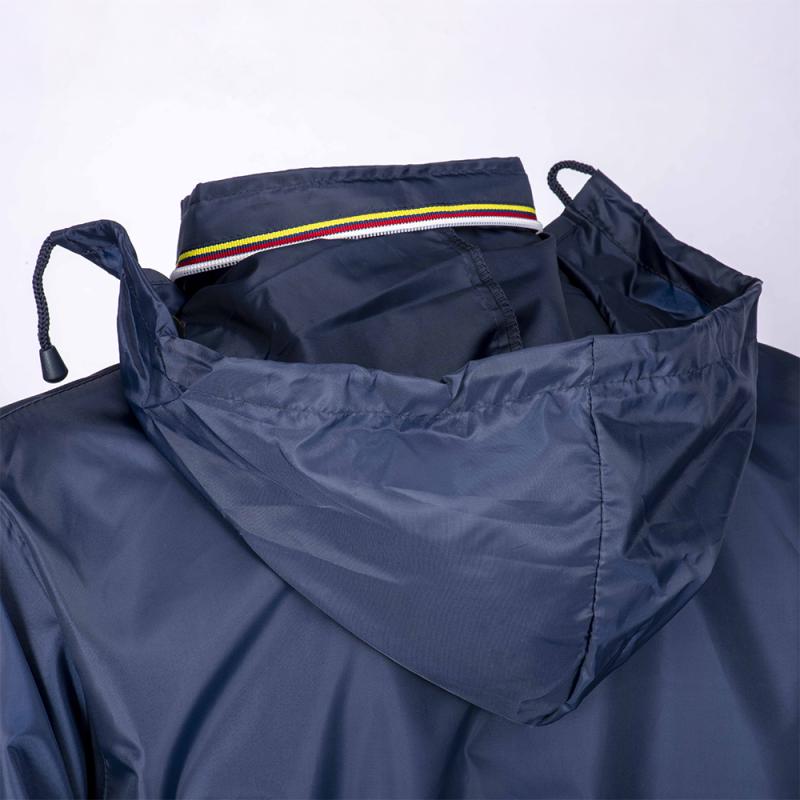 Chaqueta de polyester 210T transformable en bolsa con cinturon