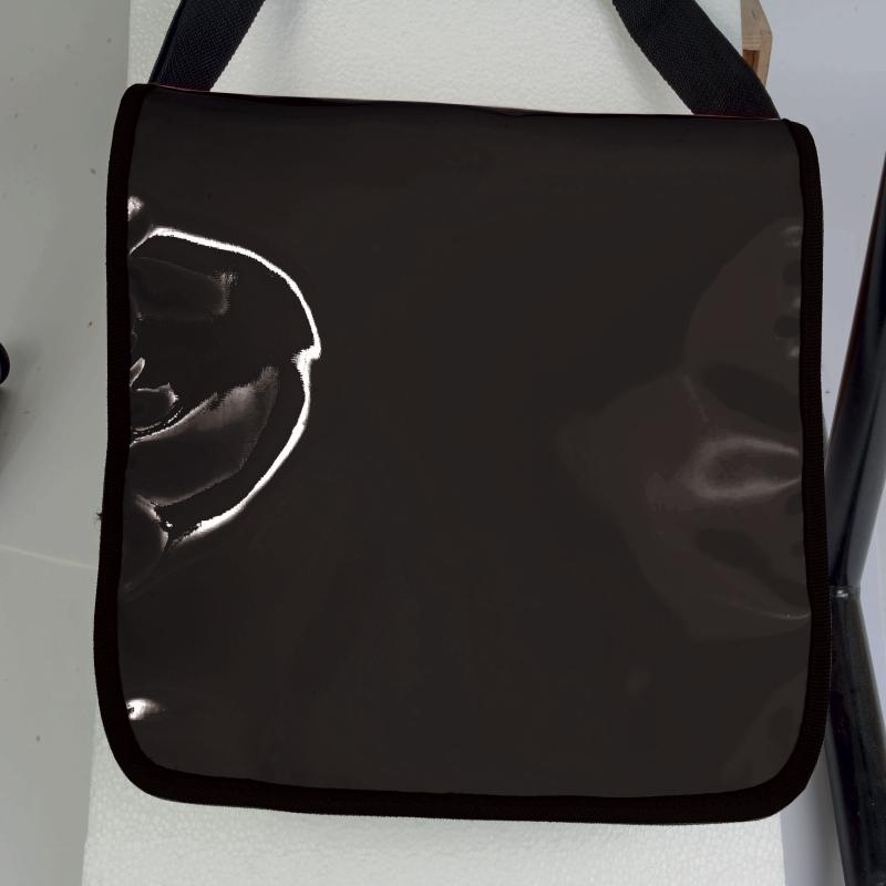 Bolsa portadocumentos con solapa en colores brillantes.