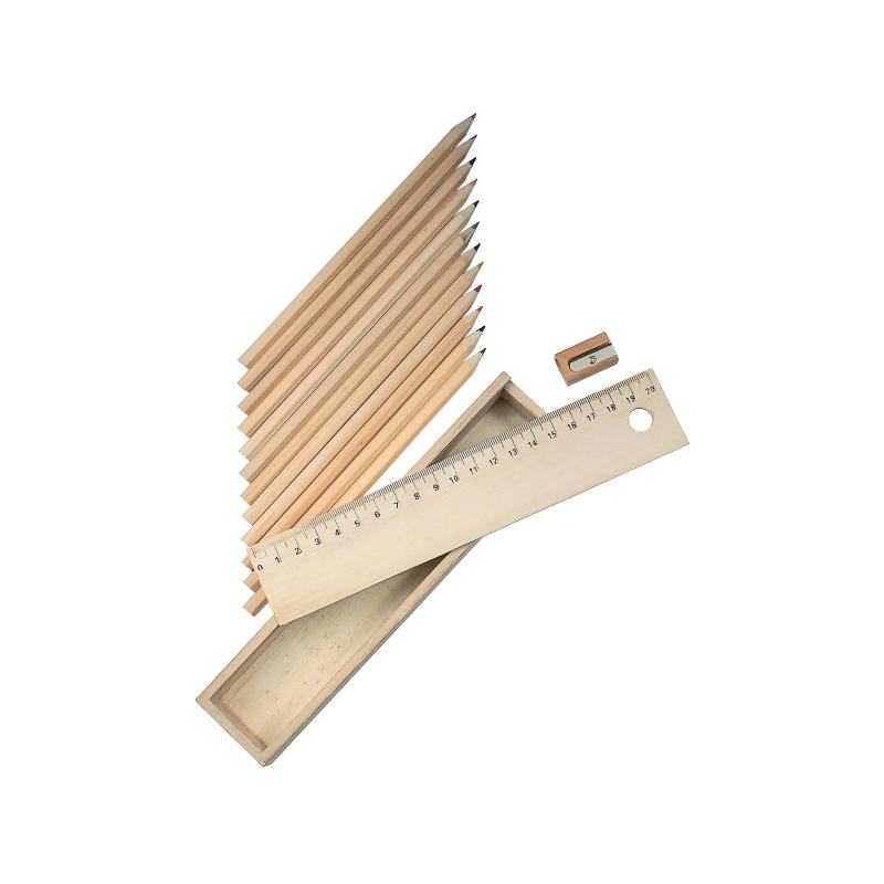 12 lápices de color y sacapuntas en estuche.