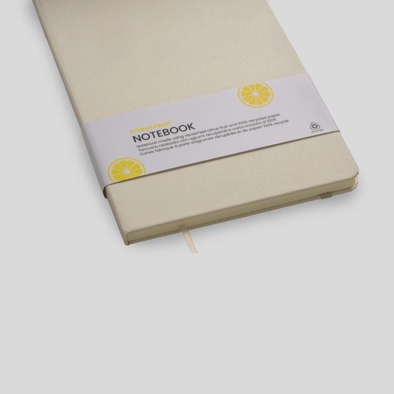 Cuaderno con cubierta de residuos de frutas y cierre elástico