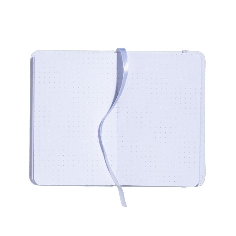 Cuaderno con cubierta de PU. Hojas punteadas en papel blanco (80 páginas)