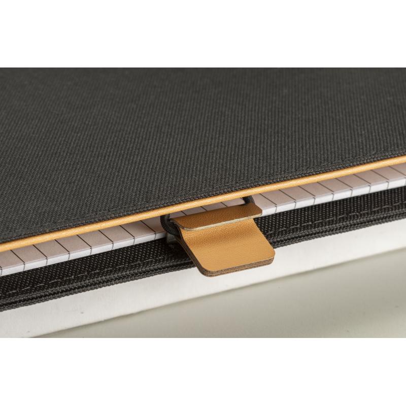 Carpeta para bloc de notas A4 en R-PET con cierre de gancho de metal