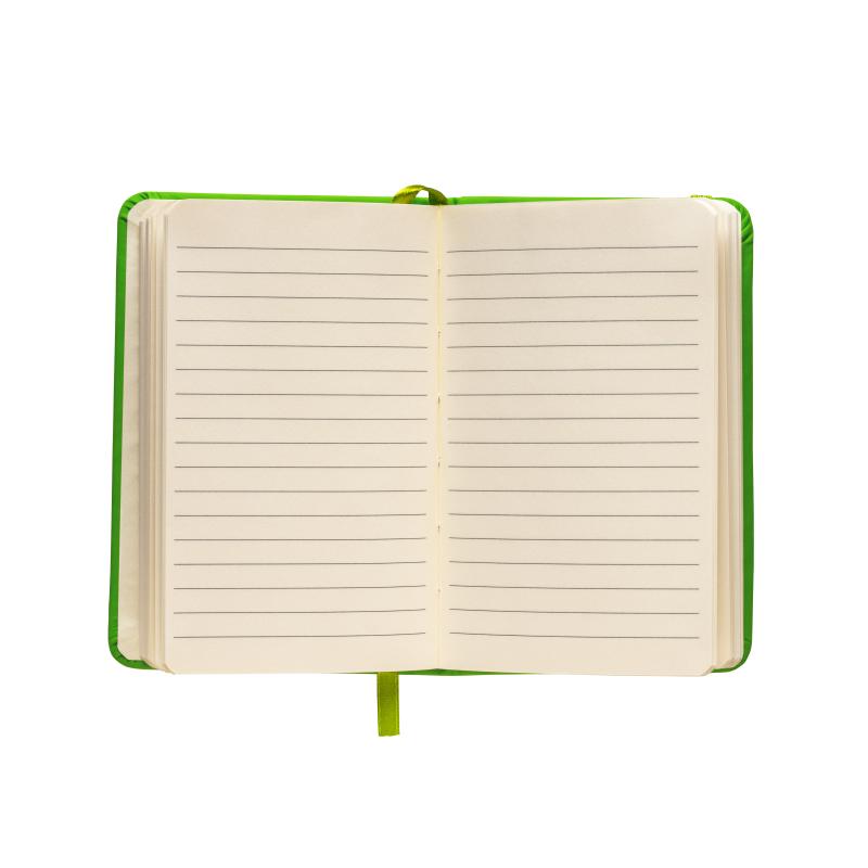 Libreta con tapas de polipiel y cierre goma.