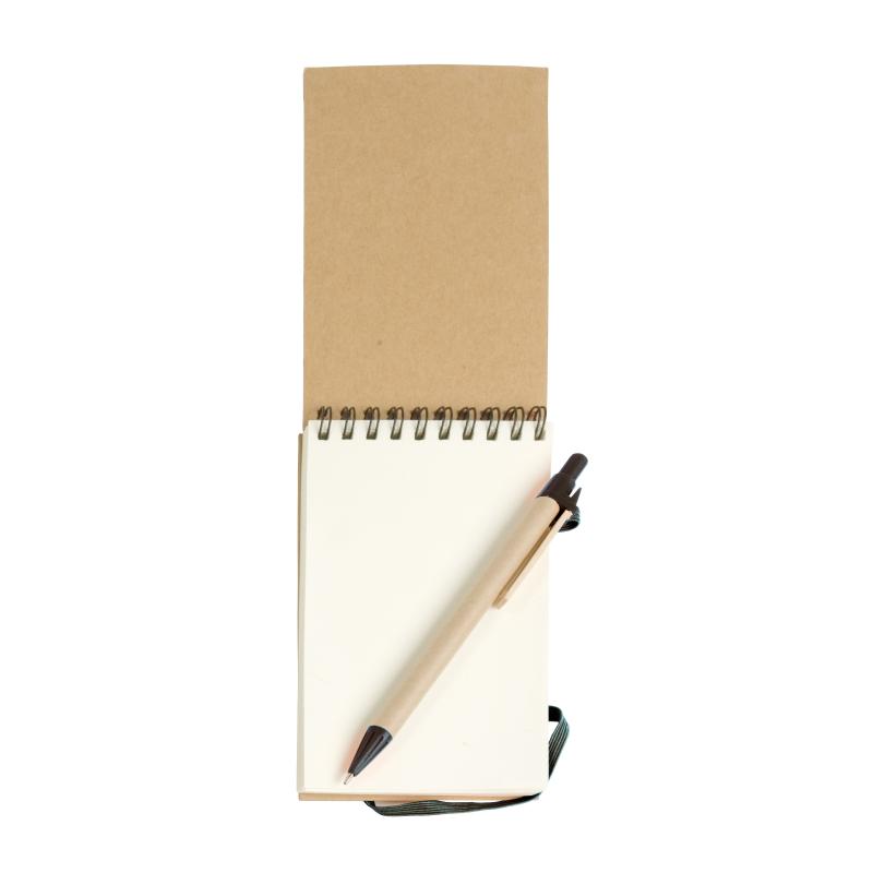 Bloc de notas con tapas de cartón reciclado.