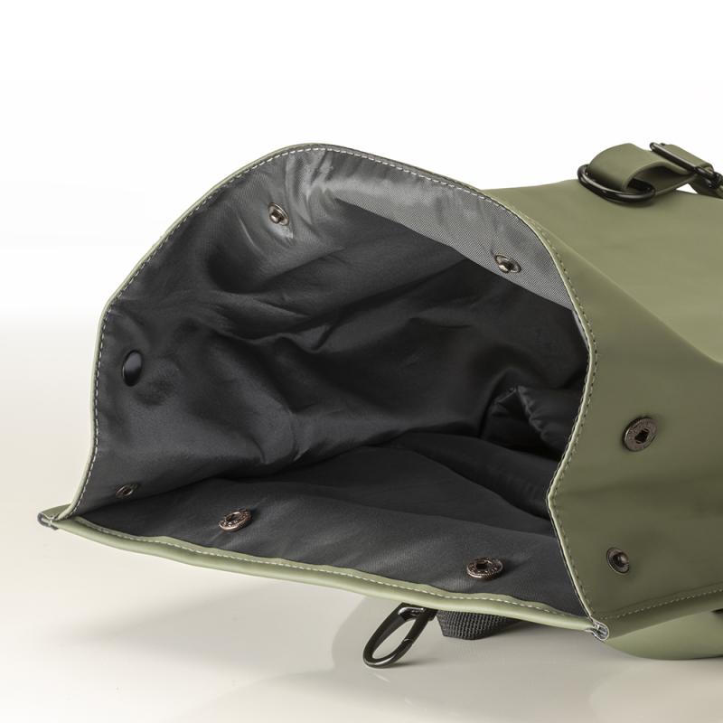 Mochila porta PC (15) en suave PU reciclado resistente al agua