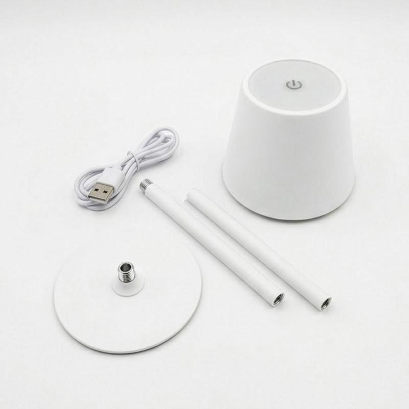 Lámpara de mesa LED recargable, fabricada en metal y plástico