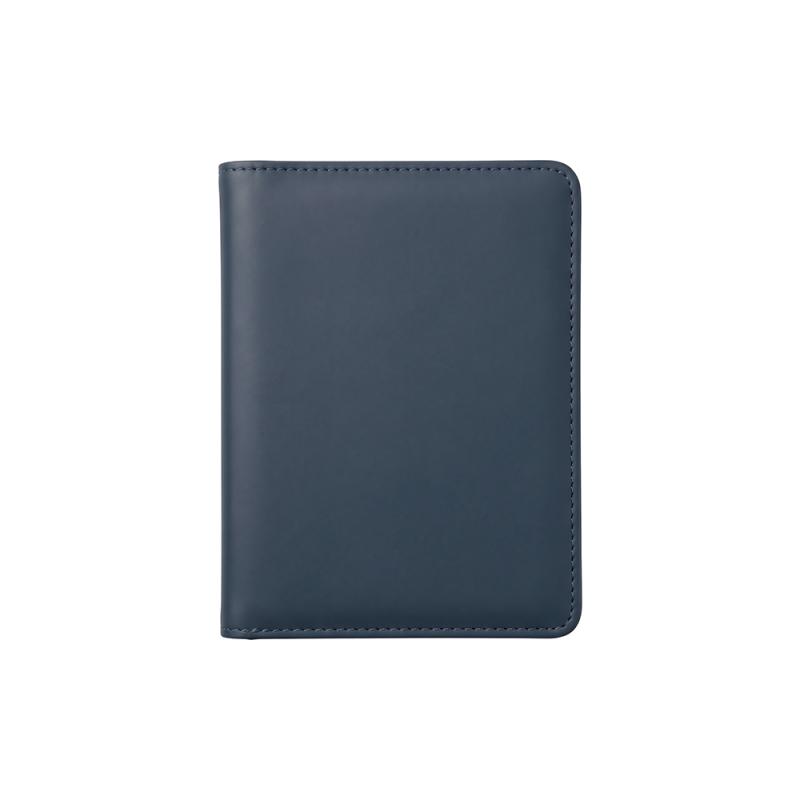 Portapasaporte de PU reciclado. Con cuatro ranuras para tarjetas de credito