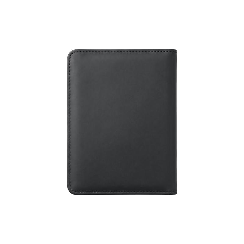 Portapasaporte de PU reciclado. Con cuatro ranuras para tarjetas de credito